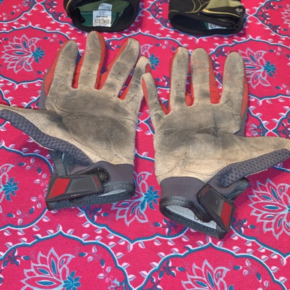 GUC Dirt Bike/ATV Riding Gloves.  Set of 2, Sz S-8, Sz 9. - Picture 6 of 8